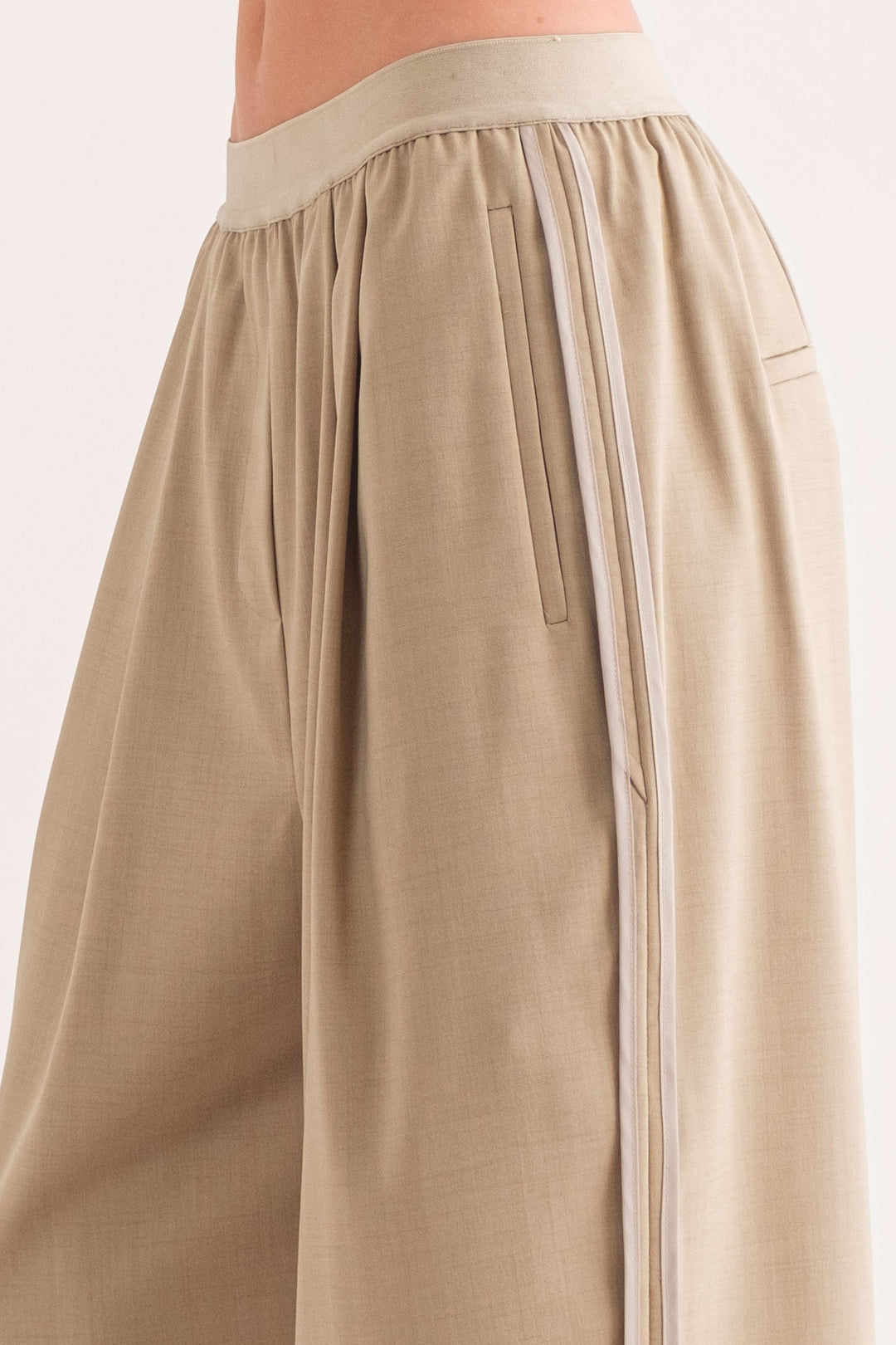 Billie Elastic-Waist Trousers - Light Khaki