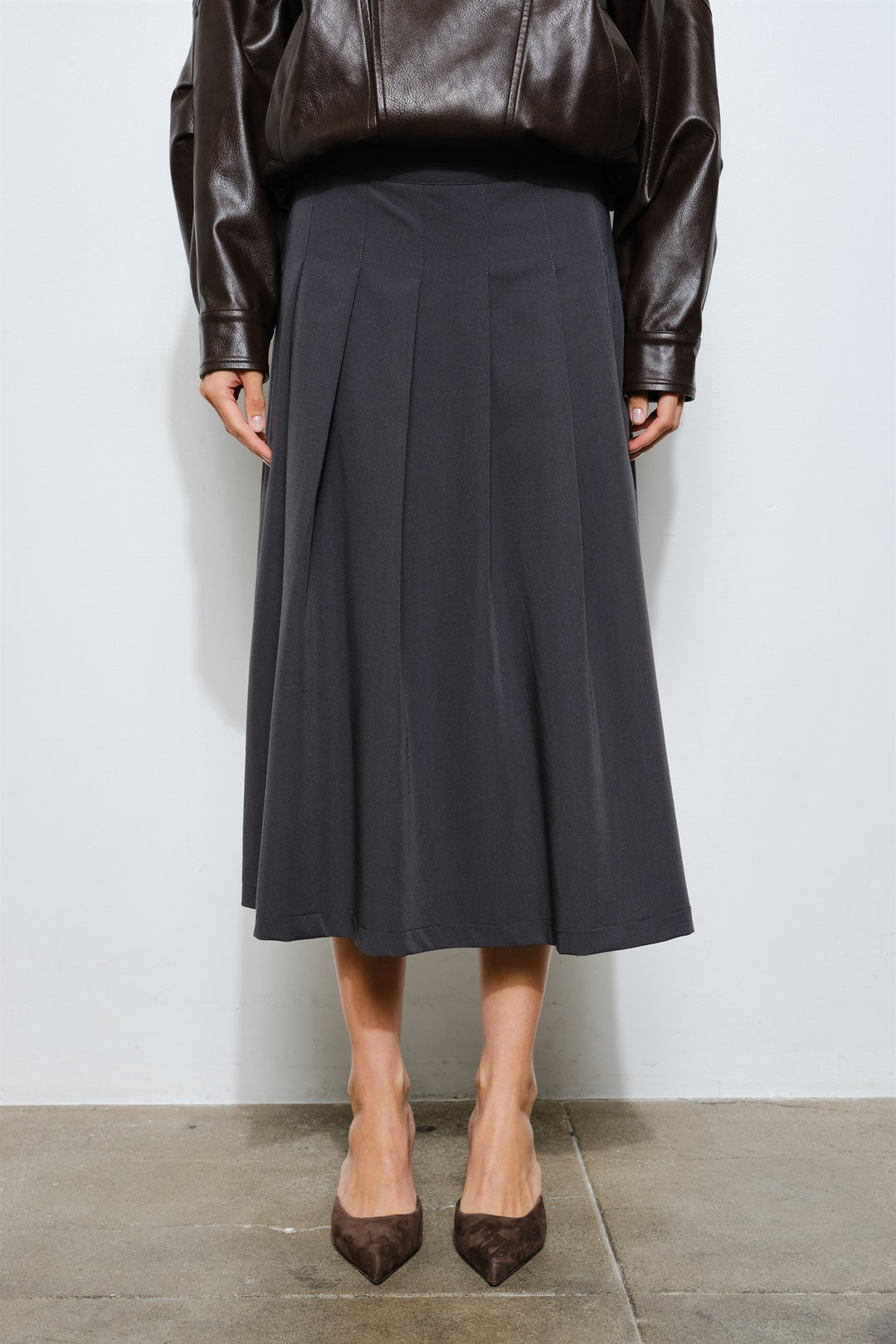 LC2346S_CHARCOAL_4722539