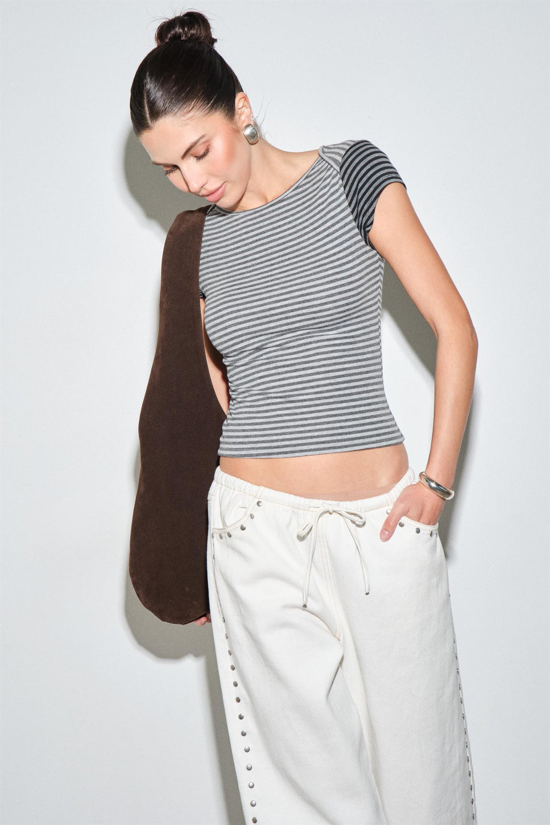 LC2882T_GRAYSTRIPE_5409786