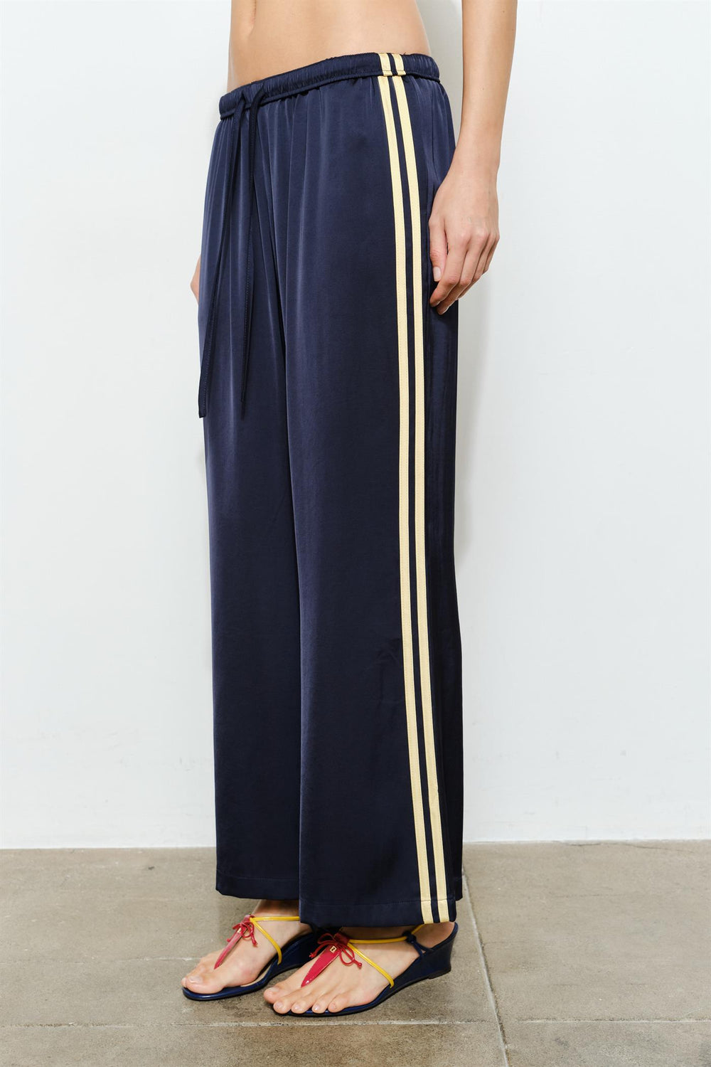 LC2541P_NAVY_5469282
