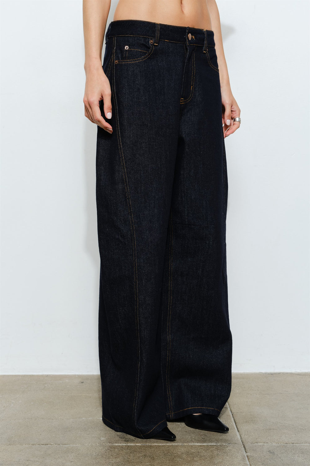 LC2468P_INDIGO_5179626