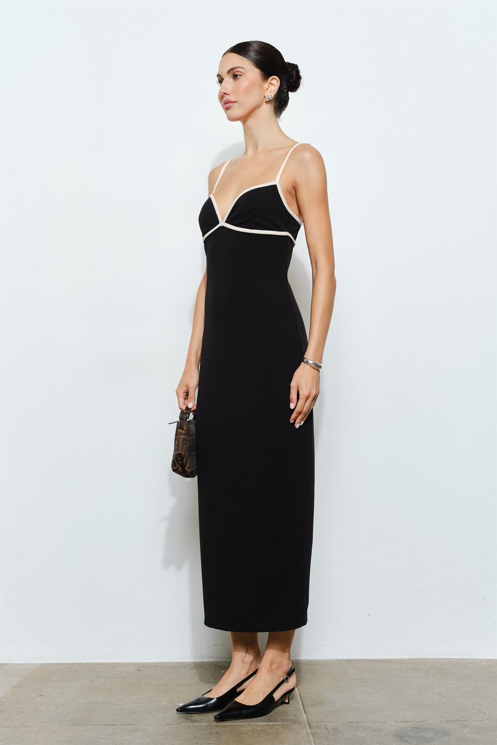 LC2246D_BLACK_4503861