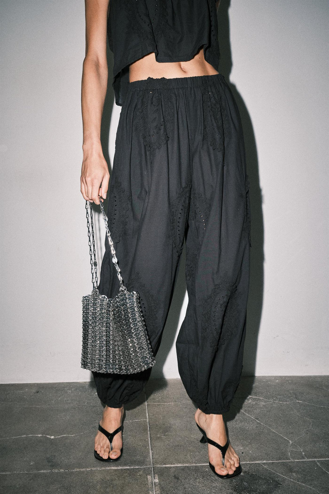 LC2843P_BLACK_5618044