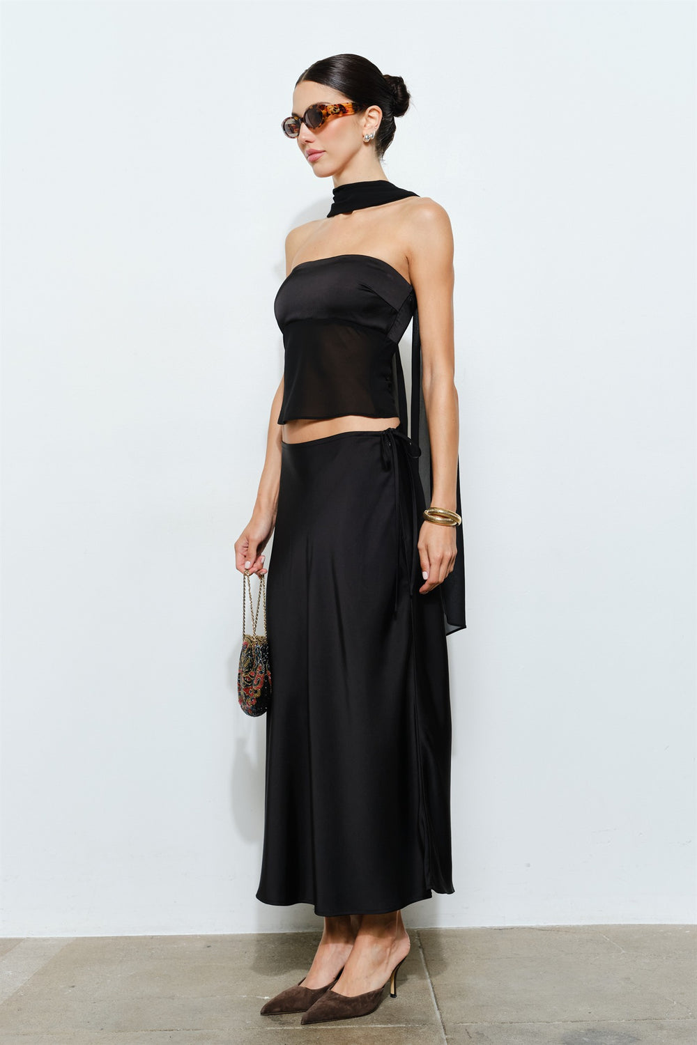 LC2721T_BLACK_4675984