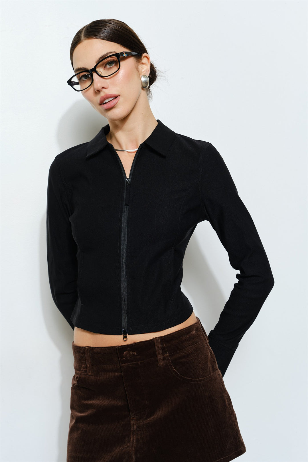 LC2648T_BLACK_4628612