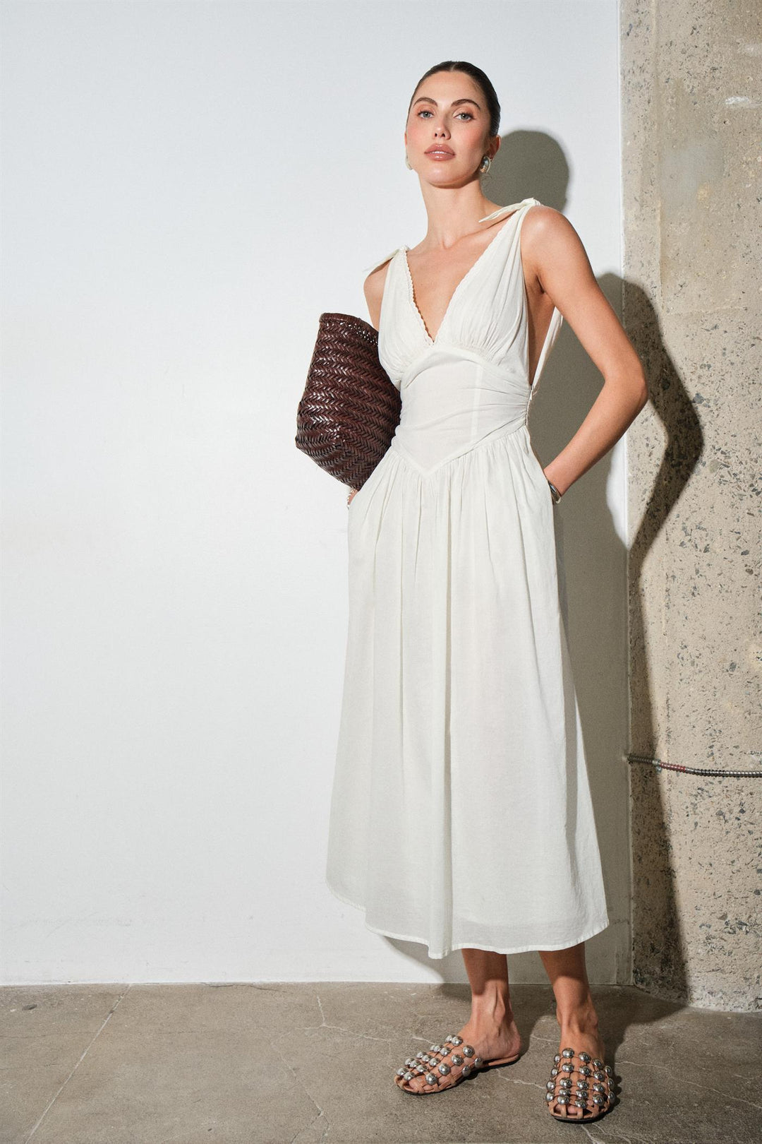 LC2815D_WHITE_5566069