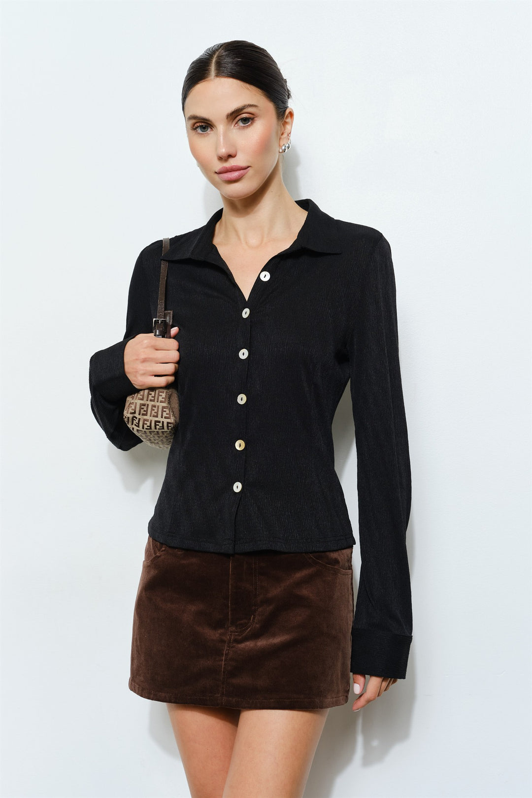 LC2210T_BLACK_4813858