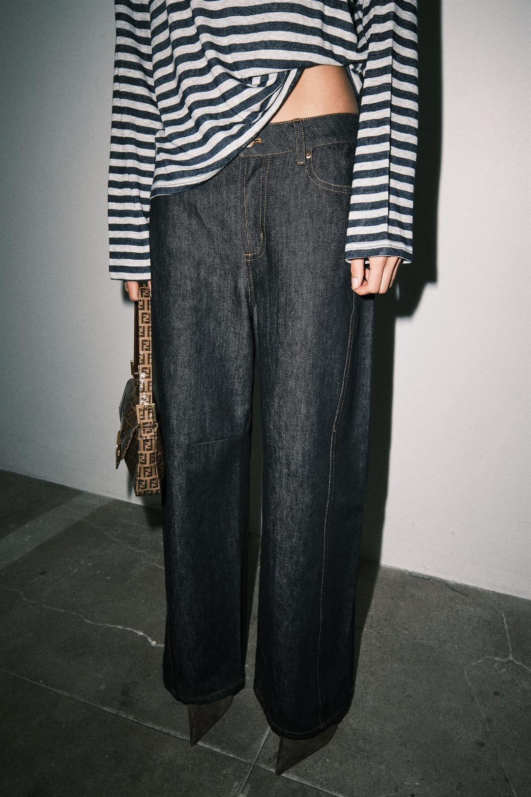 LC2468P_INDIGO_5782745