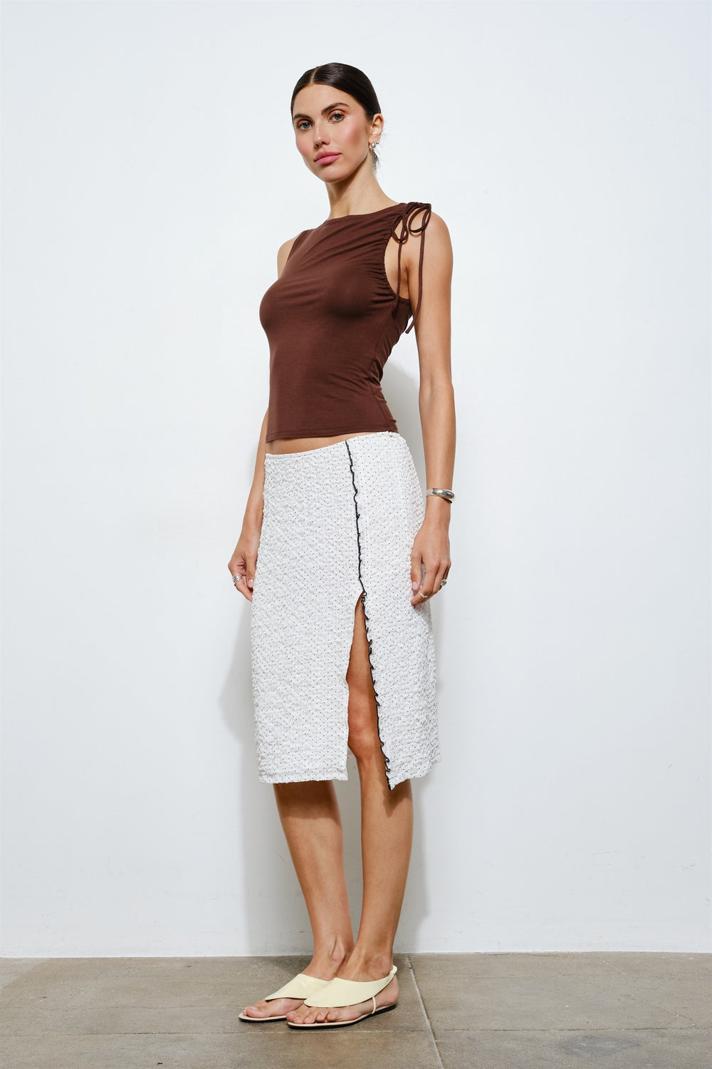 LC2319T_BROWN_4419298