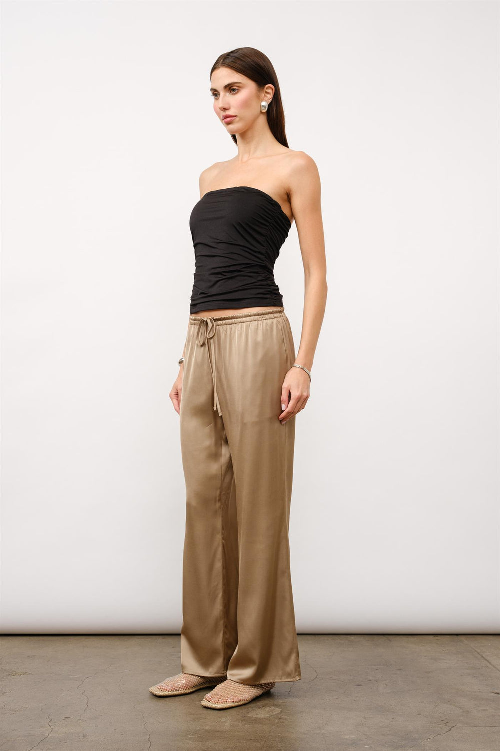 LC2054T_BLACK_3874258